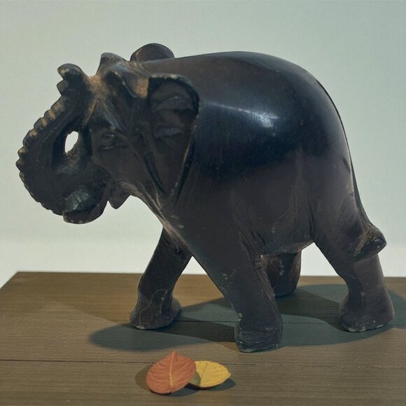 Hand-Carved Black Stone Elephant Figurine 3" Tall Decorative Accent Collectible - Picture 1 of 9